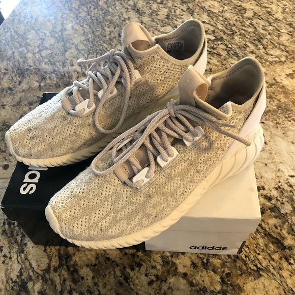 Shoes use 1 time - Picture 1 of 4